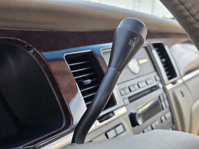 2006 Lincoln Town Car Signature
