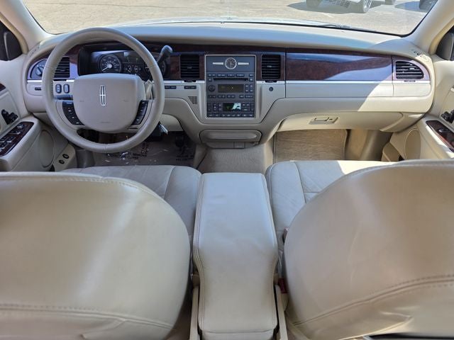 2006 Lincoln Town Car Signature