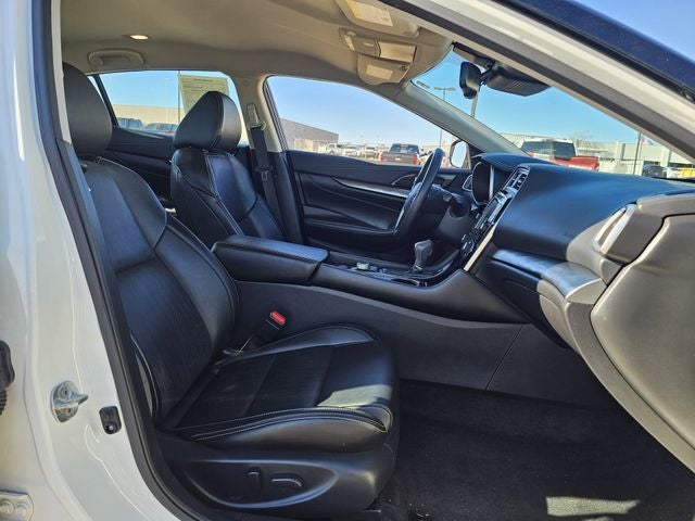 2023 Nissan Maxima SV