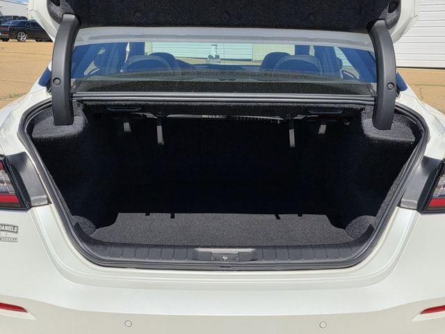 2023 Nissan Maxima SR