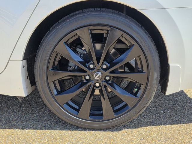 2023 Nissan Maxima SR