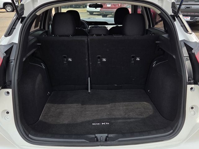 2022 Nissan Kicks SV