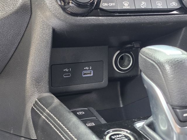 2022 Nissan Kicks SV