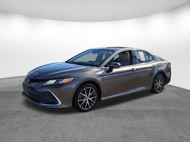 2023 Toyota Camry Hybrid XLE