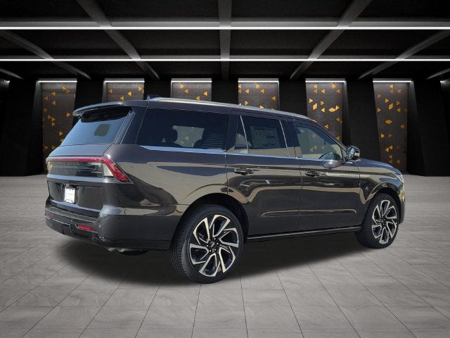 2027 Lincoln Navigator Reserve