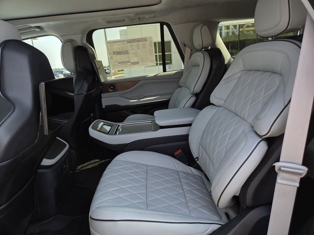 2027 Lincoln Navigator Black Label