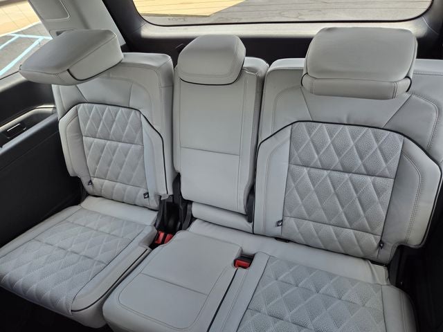 2027 Lincoln Navigator Black Label