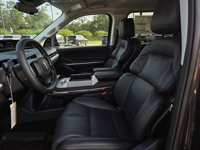 2027 Lincoln Navigator Premiere