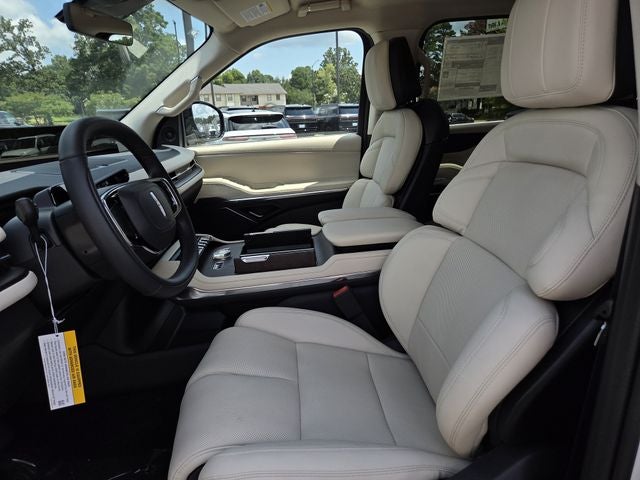 2027 Lincoln Navigator Premiere