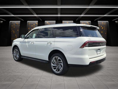 2027 Lincoln Navigator Premiere