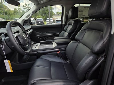 2027 Lincoln Navigator Premiere