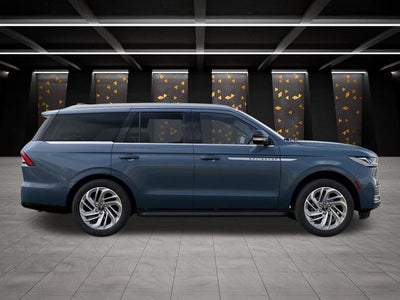 2027 Lincoln Navigator Premiere