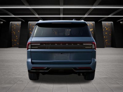 2027 Lincoln Navigator Premiere