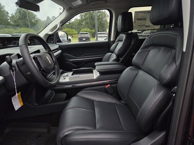 2027 Lincoln Navigator Premiere