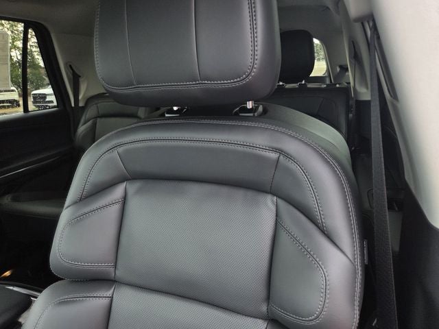 2027 Lincoln Navigator Premiere