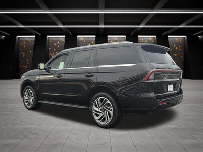 2027 Lincoln Navigator Premiere