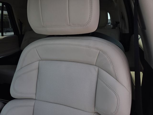 2027 Lincoln Navigator Premiere
