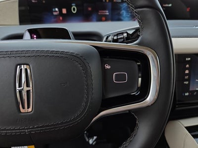2027 Lincoln Navigator Premiere