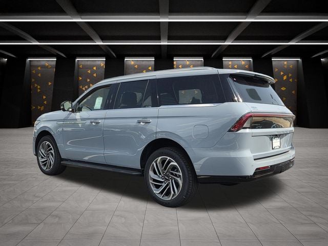 2027 Lincoln Navigator Premiere