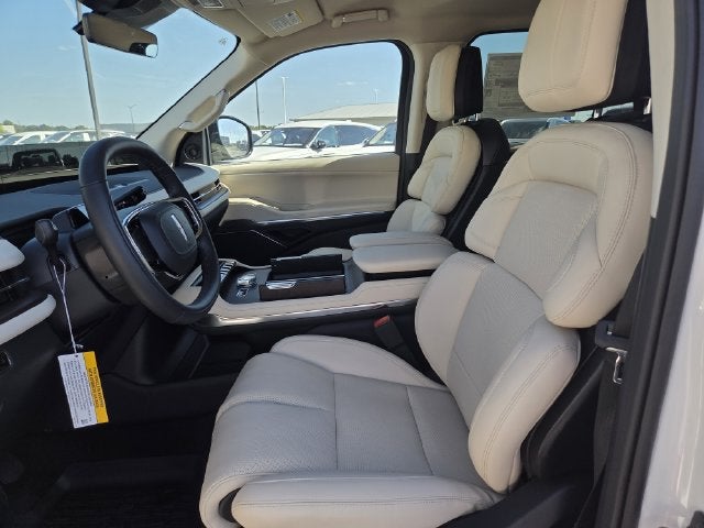 2027 Lincoln Navigator Premiere