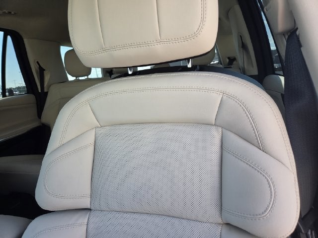 2027 Lincoln Navigator Premiere