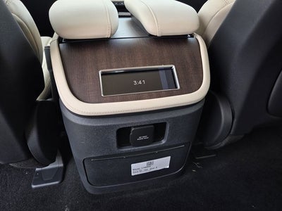 2027 Lincoln Navigator Premiere