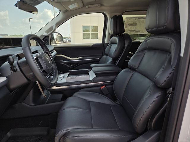 2027 Lincoln Navigator Premiere