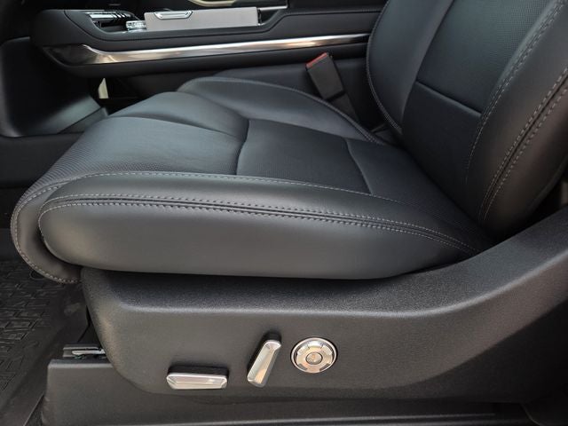 2027 Lincoln Navigator Premiere