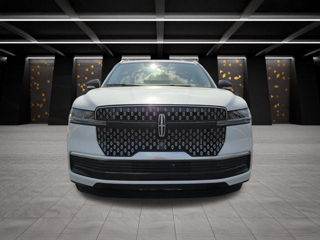 2027 Lincoln Navigator Premiere