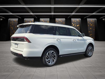 2027 Lincoln Navigator Premiere