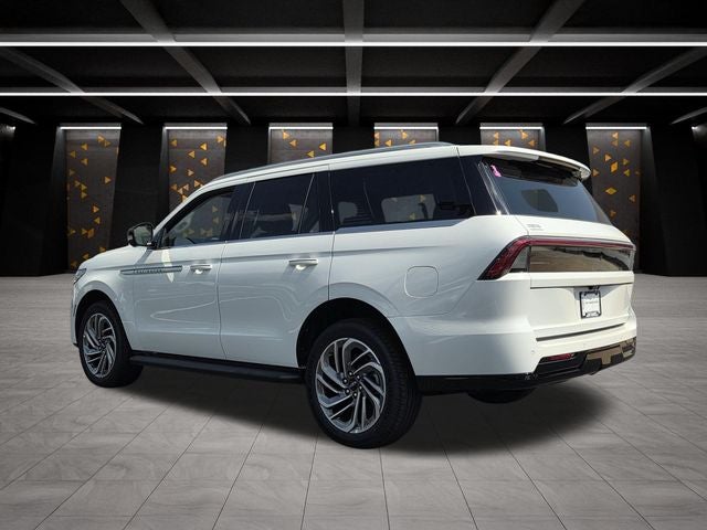 2027 Lincoln Navigator Premiere