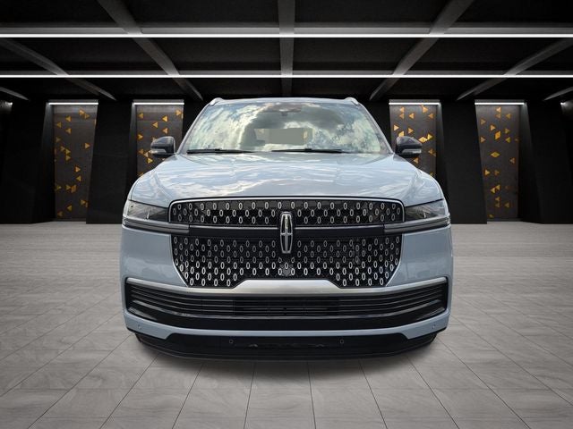 2027 Lincoln Navigator Premiere