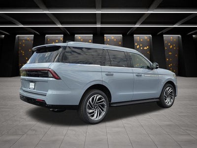 2027 Lincoln Navigator Premiere