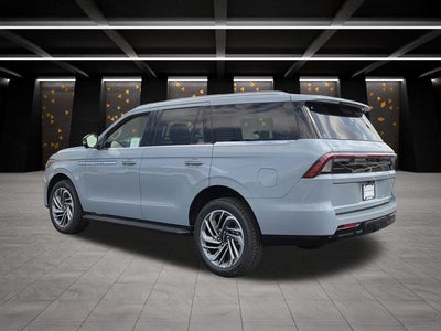 2027 Lincoln Navigator Premiere