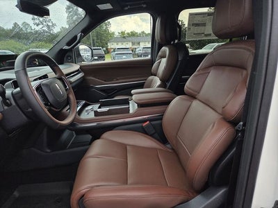 2027 Lincoln Navigator Reserve