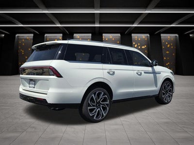 2027 Lincoln Navigator Reserve