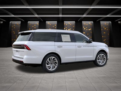 2027 Lincoln Navigator Reserve