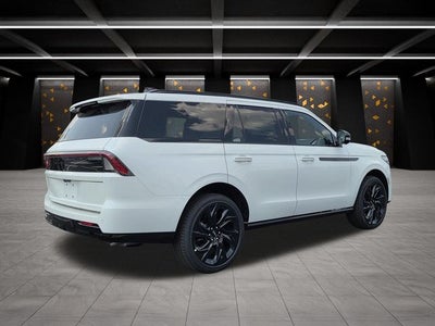 2027 Lincoln Navigator Reserve