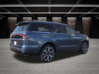 2027 Lincoln Navigator Reserve