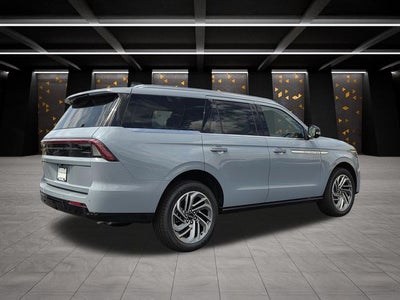 2027 Lincoln Navigator Reserve
