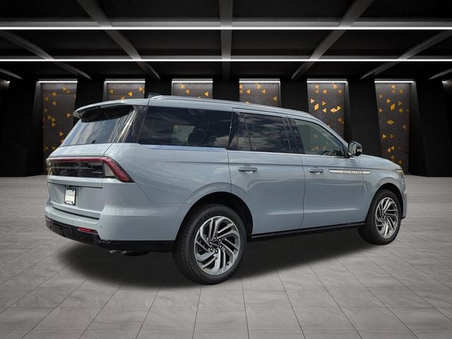 2027 Lincoln Navigator Reserve