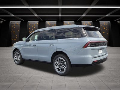 2027 Lincoln Navigator Reserve