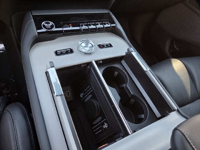 2027 Lincoln Navigator L Reserve