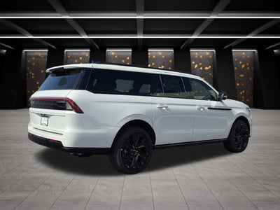 2027 Lincoln Navigator L Reserve