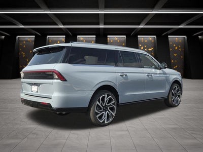 2027 Lincoln Navigator L Reserve