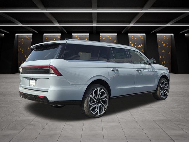 2027 Lincoln Navigator L Reserve