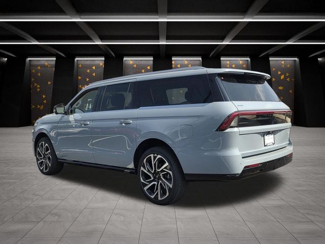 2027 Lincoln Navigator L Reserve
