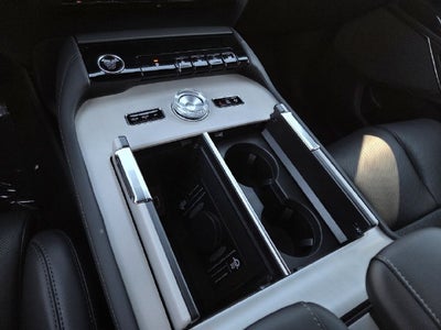 2027 Lincoln Navigator L Reserve