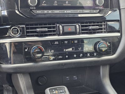 2022 Nissan Pathfinder SV