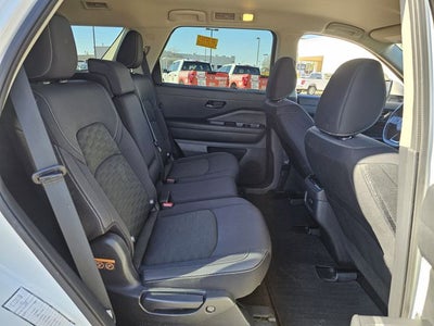 2024 Nissan Pathfinder SV